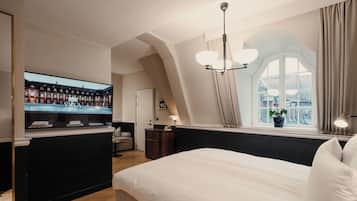 1 habitaciĂłn, minibar y caja de seguridad en la habitaciĂłn