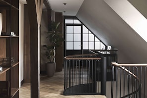 Minibar, in-room safe, soundproofing, free WiFi