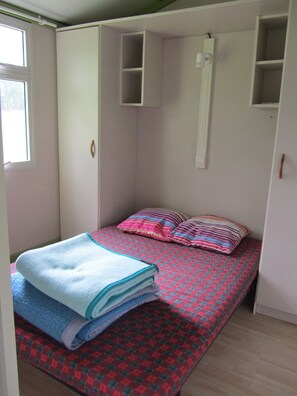 Chalet (25m) | Individueel gedecoreerd, individueel gemeubileerd, gratis babybedden