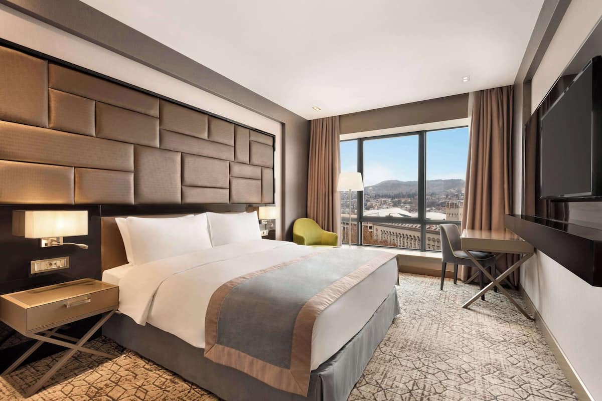 Chambre Deluxe, 1 très grand lit | 1 chambre, literie hypoallergénique, matelas mémoire de forme, minibar