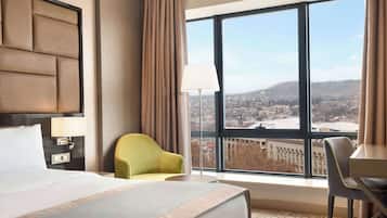 1 bedroom, hypo-allergenic bedding, memory-foam beds, minibar
