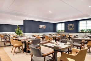 Petit déjeuner buffet compris tous les jours