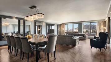Presidential Suite | Living area | Smart TV