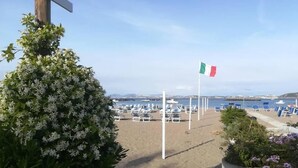 Beach nearby - Villa Iscla Maison d'Hôtes (Ischia)
