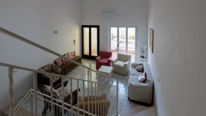 Lobby sitting area - Villa Iscla Maison d'Hôtes (Ischia)