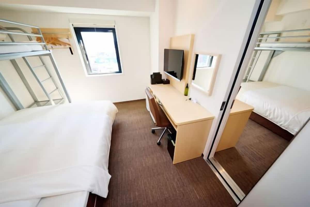 Bureau, rideaux occultants, chambres insonorisées, Wi-Fi gratuit
