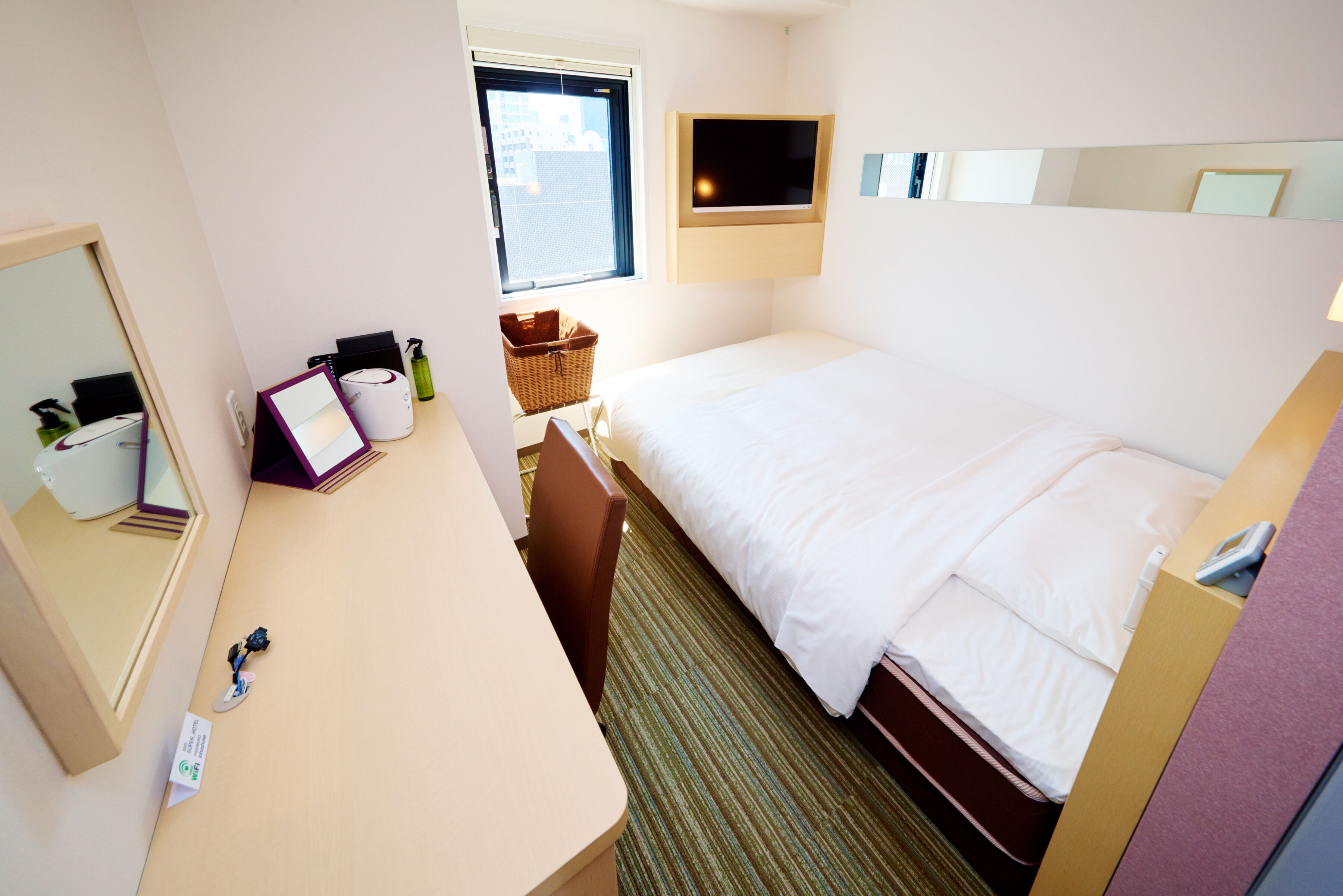 1 bedroom, desk, blackout curtains, soundproofing