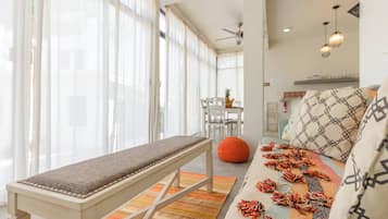 Comfort Apartment, 4 Bedrooms (Villa 6) | Living area