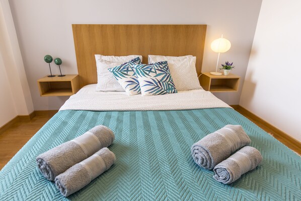 2 bedrooms, WiFi, bed sheets, wheelchair access