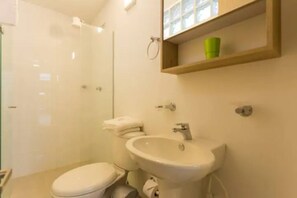 Dusche, Handtücher, Toilettenpapier