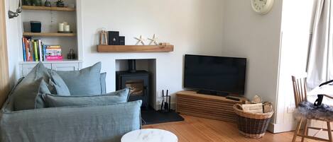 TV connectée, jeux vidéo, livres