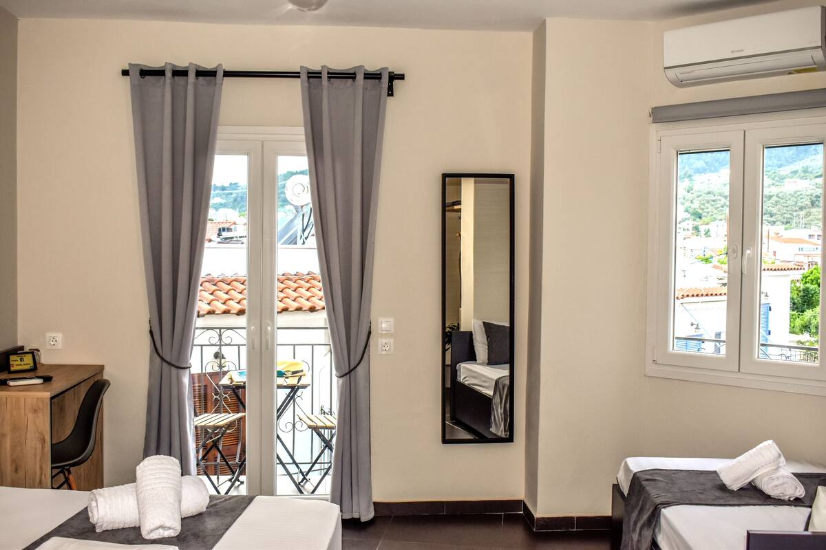 deluxe triple room, balcony, city view | 1 bedroom, premium bedding, pillow-top beds, in-room safe