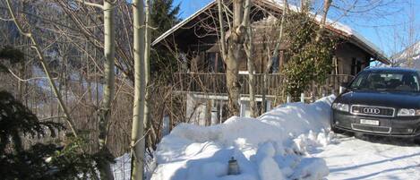 المنطقة المحيطة بالمنشأة