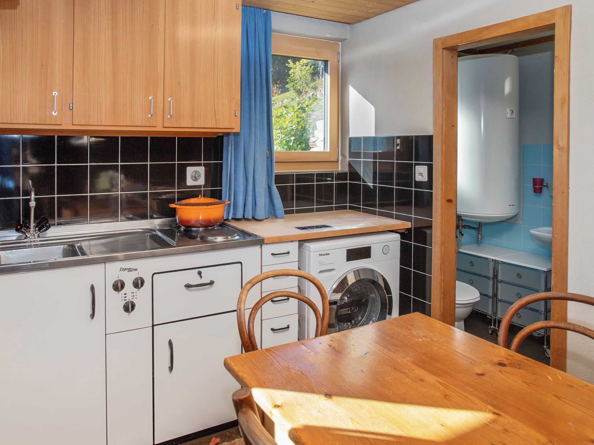 Réfrigérateur, four, lave-vaisselle