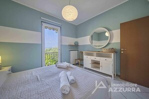 3 bedrooms, iron/ironing board, free WiFi