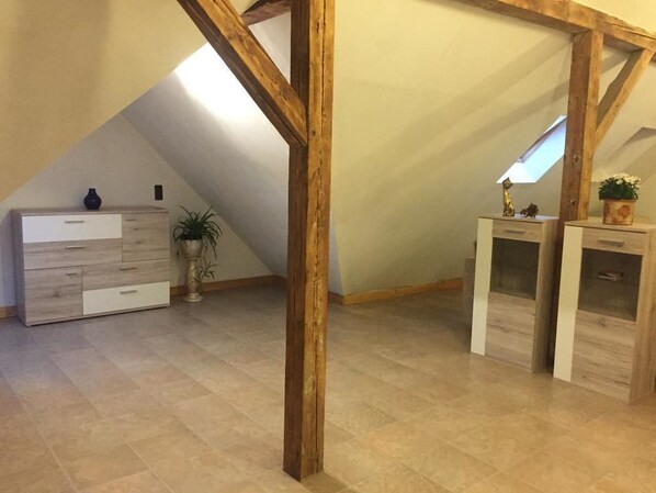 樓中樓客房 | 獨特設計、獨特裝修、隔音、熨斗/熨衫板