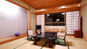 Traditional-Zimmer (Japanese Style, Annex building)