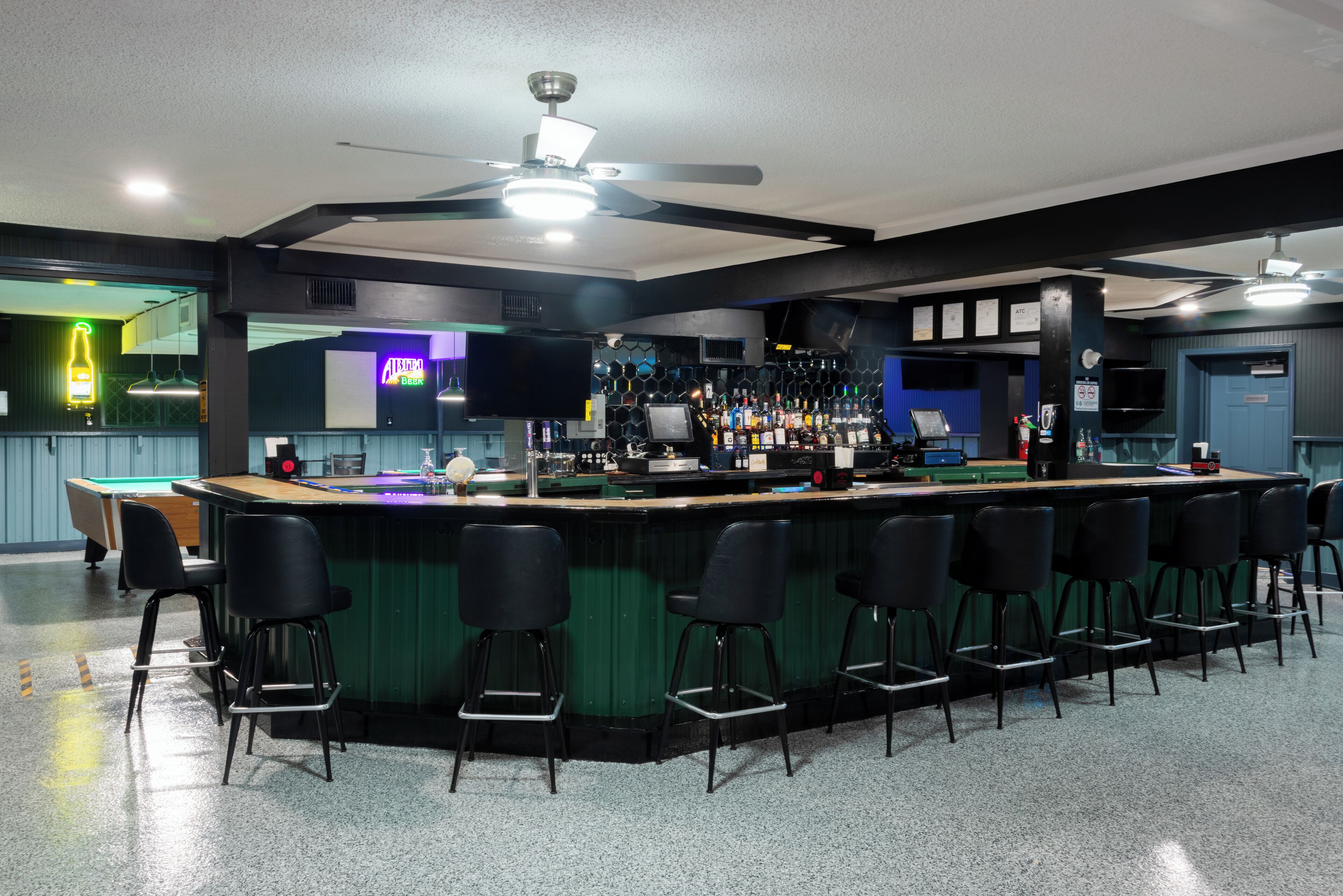 Bar (en la propiedad)