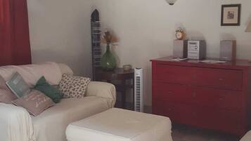 1 habitación, wifi y ropa de cama