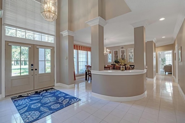 المنشأة من الداخل