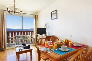 Dining - Appart montagne cosy et équipé, accès piscine (Font Romeu)