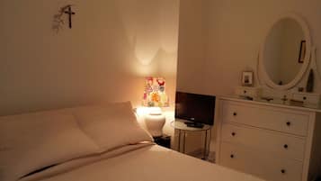 3 bedrooms, iron/ironing board, bed sheets