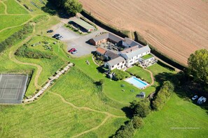 المنشأة من الخارج