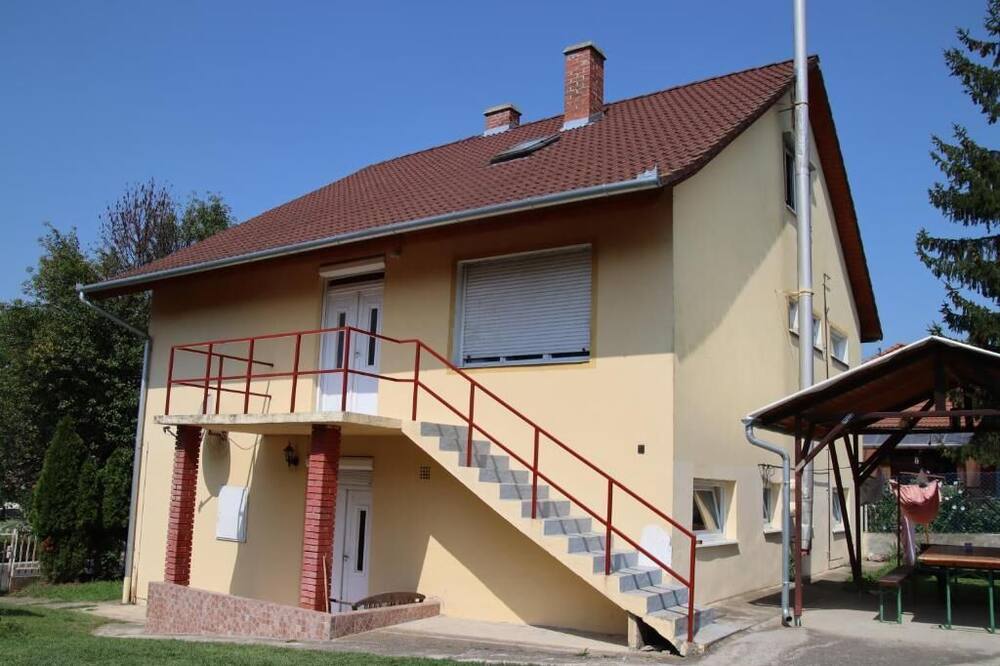 Child-friendly vacation apartment on the southern shore of Lake Balaton