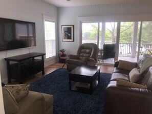 Smart TV - Old Hickory Lakefront property 25 minutes from Nashville (Gallatin)