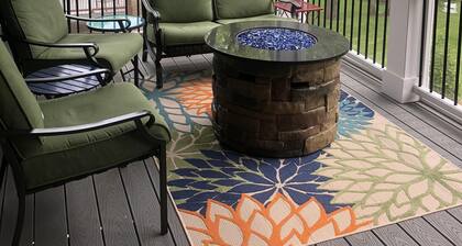 Old Hickory Lakefront -hotelli sijaitsee 25 minuutin päässä Nashvilleltä