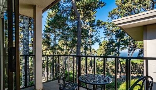 Ocean Pines #50 - Pebble Beach Condo - Oceanview, Top Floor with Elevator