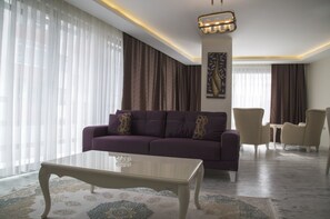Luxury-Apartment, Küche | Wohnbereich