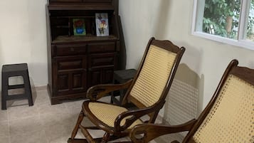 House, 2 Bedrooms, Non Smoking | Blackout curtains, bed sheets