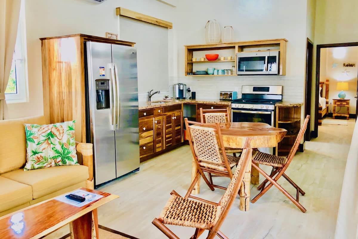 Suíte com design assinado, 1 quarto, vista para o oceano, de frente para o oceano | 1 quarto, roupas de cama de algodão egípcio, roupas de cama premium