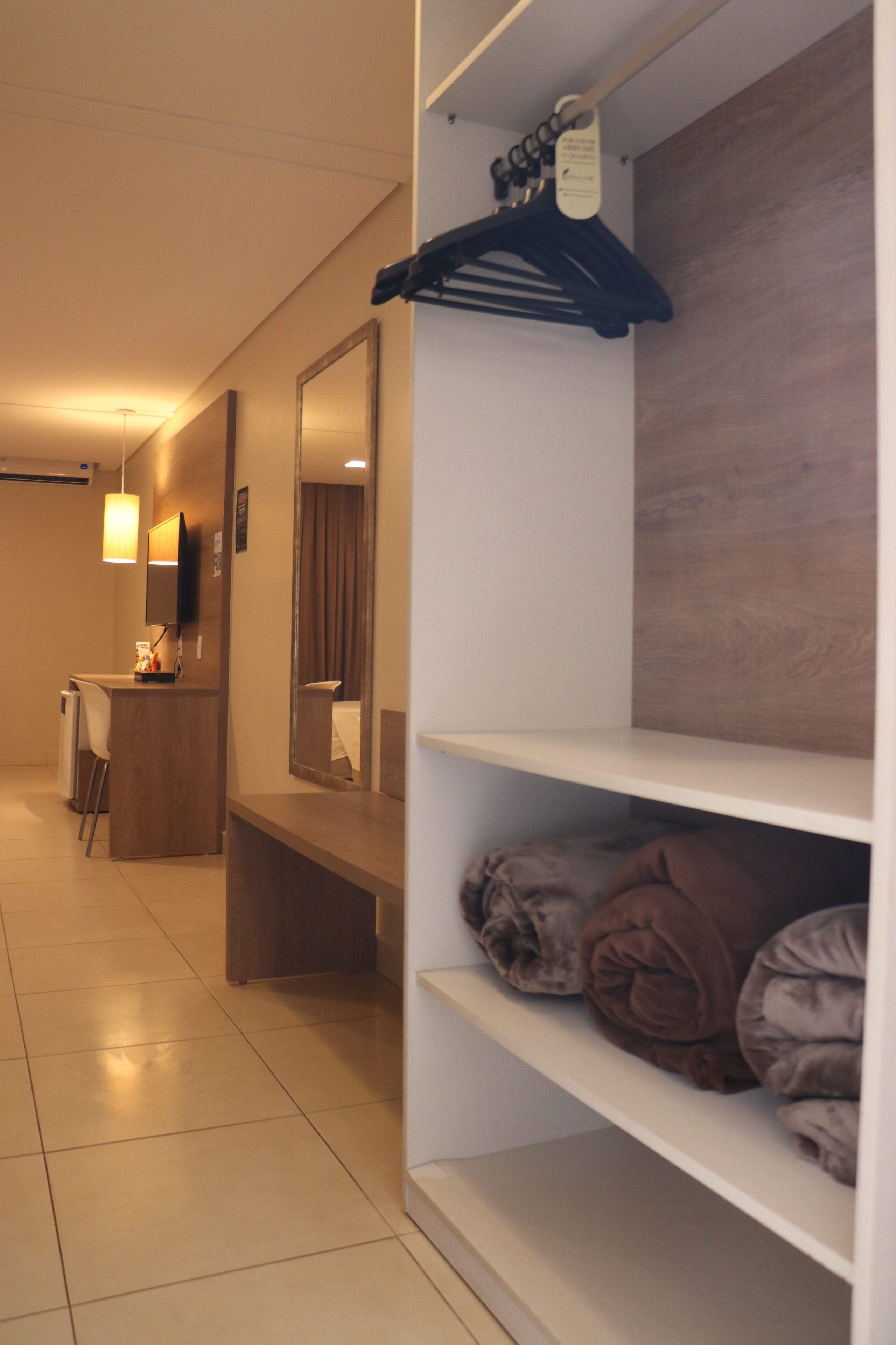 Luxo Quádruplo | Guarda-roupa