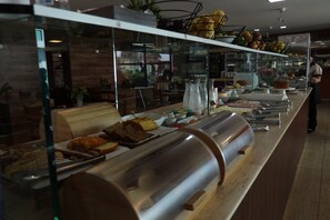 Ilmainen päivittäinen buffetaamiainen 