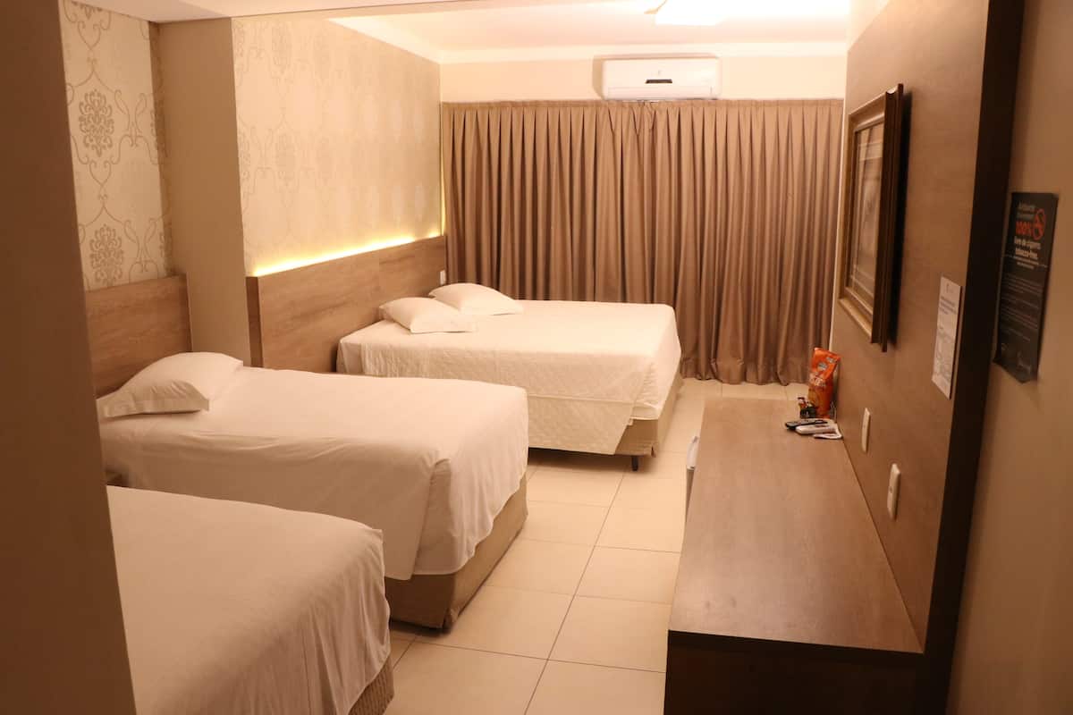Super Luxo Quádruplo | Minibar, desk, blackout curtains, soundproofing