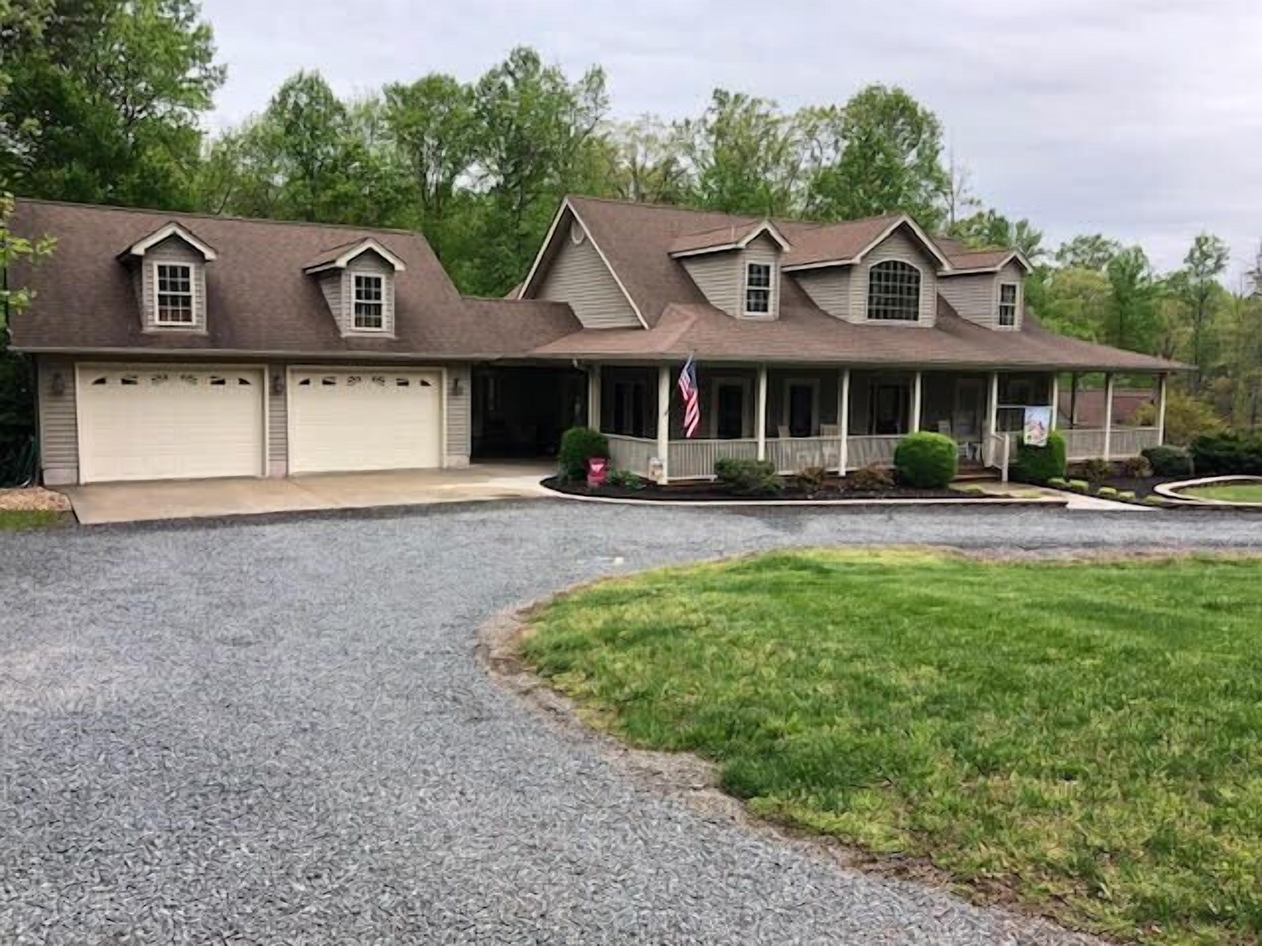 Lost Paddle Lodge- Water Access, Spacious Home, Common Area Amenities