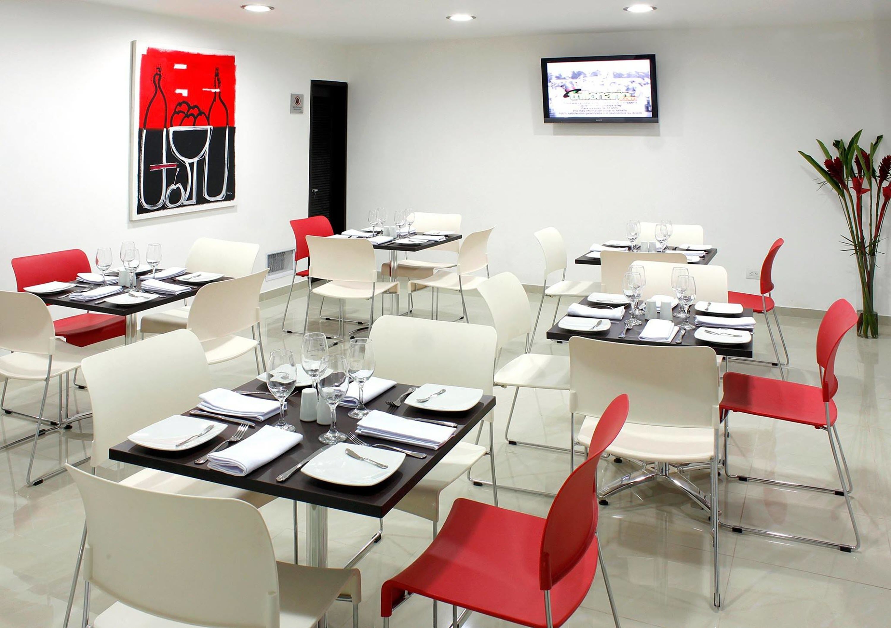 Photo - Hotel TuKasa Inn