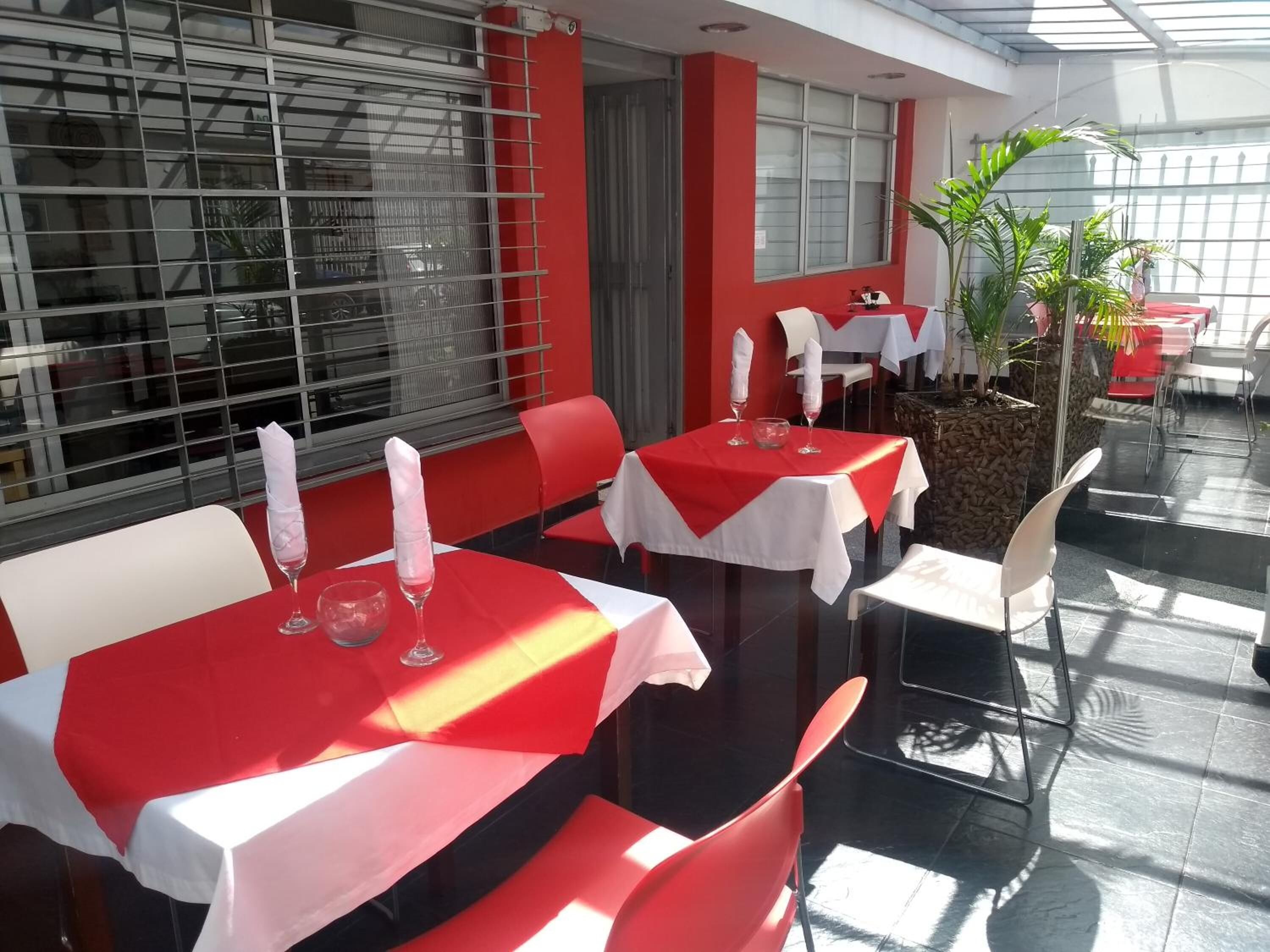 Photo - Hotel TuKasa Inn