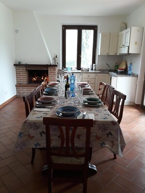 Dining - Whole house immersed in the countryside (Castiglione del Lago)