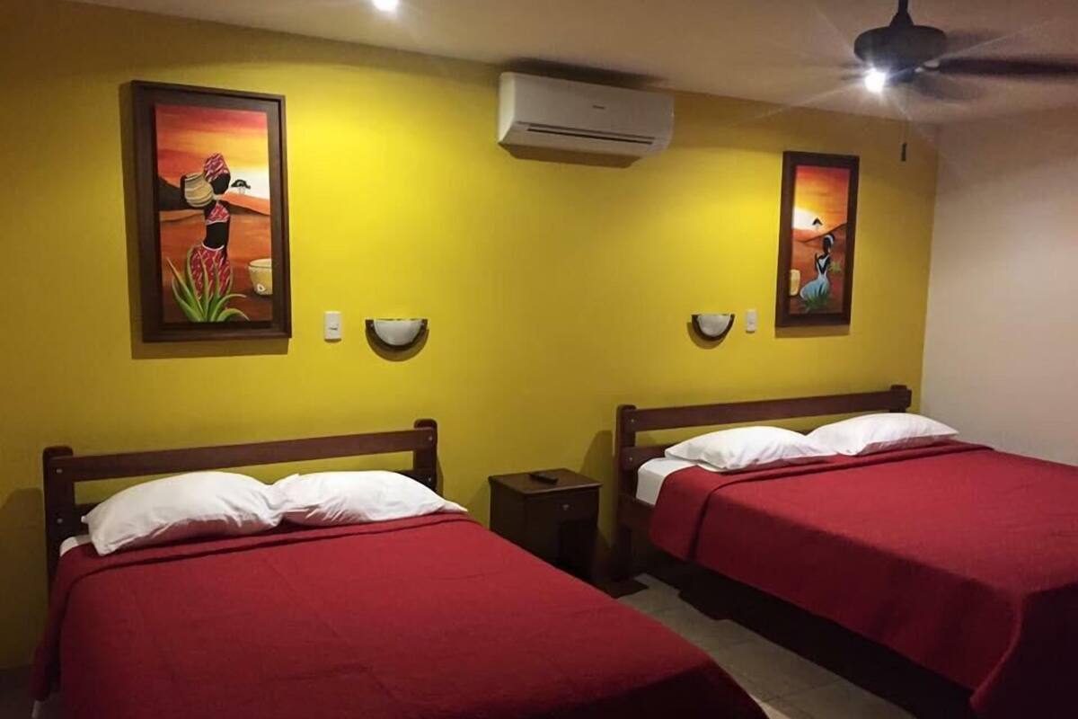 Quadruple Room | WiFi (free), bed sheets
