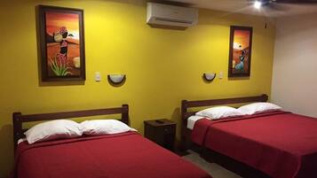 Vierpersoonskamer | Gratis wifi, beddengoed