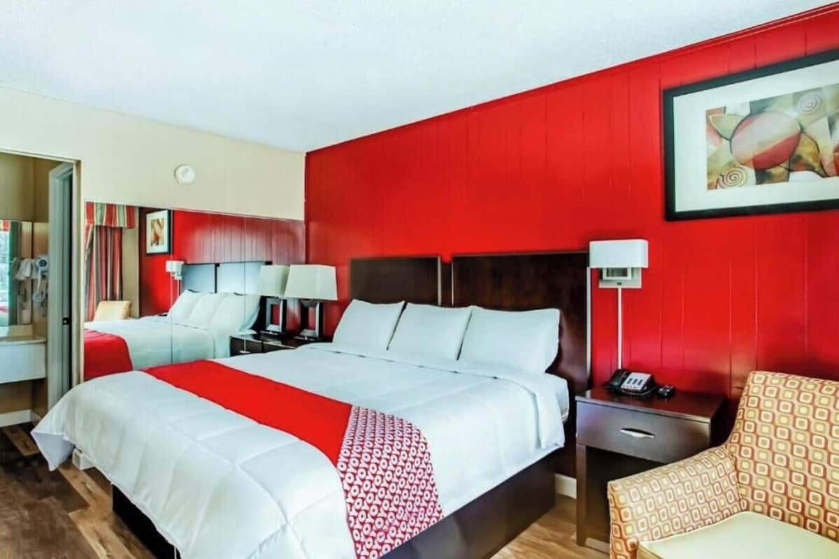 Desk, bed sheets