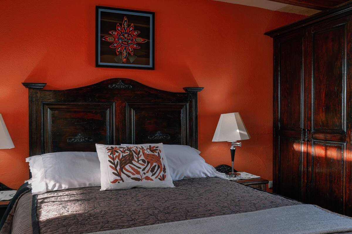 Double Room, 1 Queen Bed | Hypo-allergenic bedding, laptop workspace, soundproofing, free WiFi