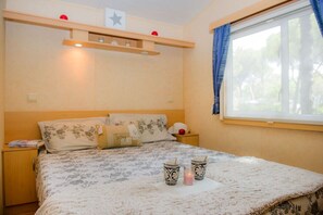 2 bedrooms, free WiFi, bed sheets, wheelchair access