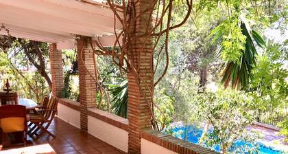Villa Pinares-Málaga: pool, garden, garage, Wifi