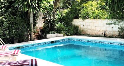 Villa Pinares-Málaga: pool, garden, garage, Wifi