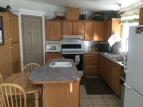 Ghost Town Cabin Get-A-Way, Perfect For Large Groups.