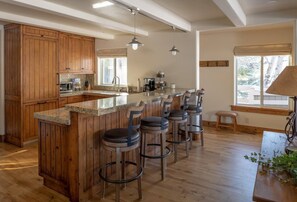 Kochgeschirr/Geschirr/Besteck, Gewürze